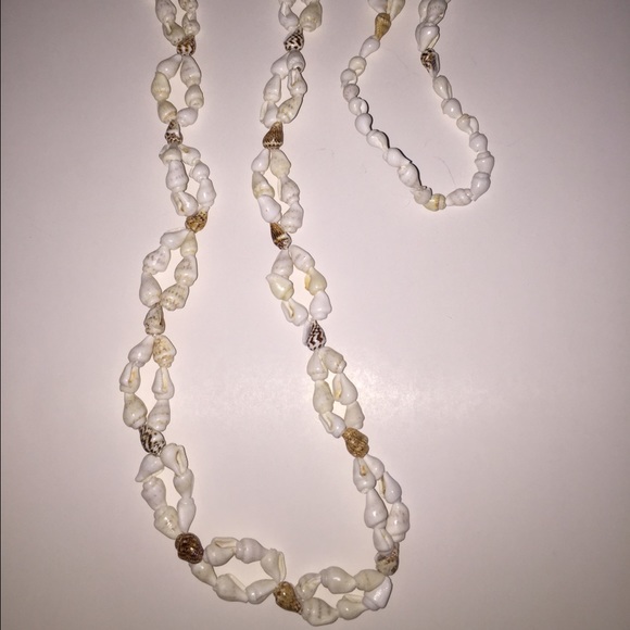 Long Shell Necklace