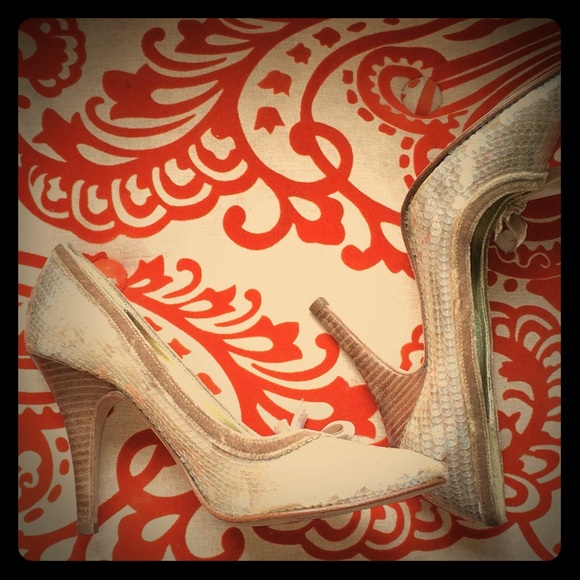 New never been worn Beverly Feldman heels.