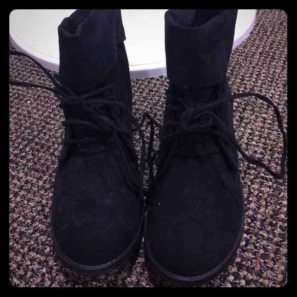 Never worn suede tie booties!