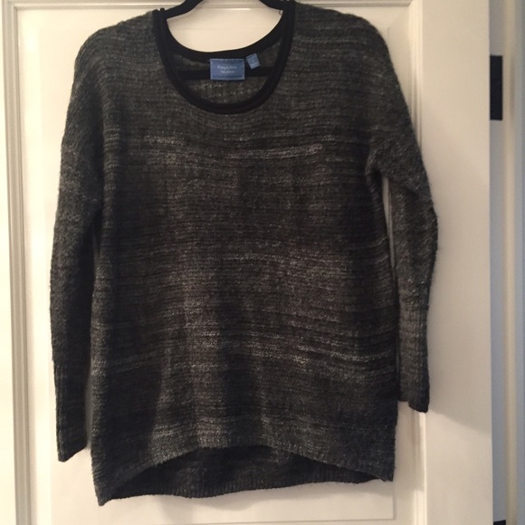 Vera Wang casual sweater