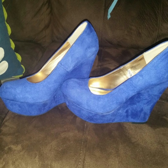 Blue wedges