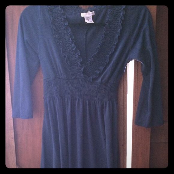 Quarter length sleeve blue tie back dress
