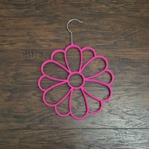 Flower scarf holder (FREE if bundled with a scarf)