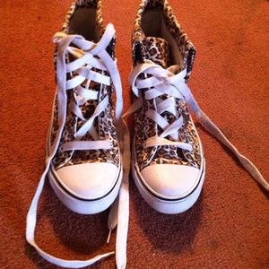 Cheetah "Converse"