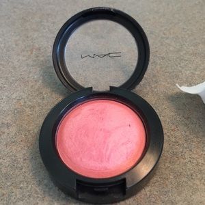 MAC Dainty Mineralize blush