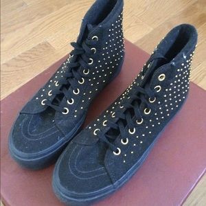 Platform studded Vans
