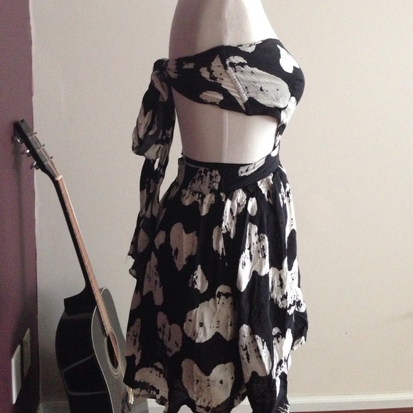 Stunning Navy Cut out, tie back dress - Picture 2 of 4