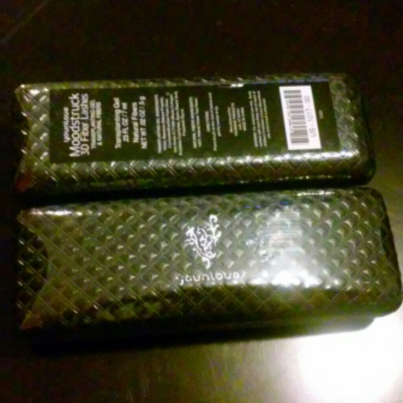 Fiber lashes mascara