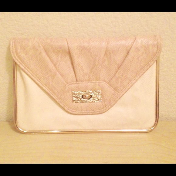 Aldo Clutch