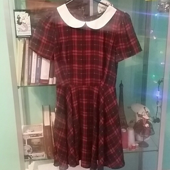 Peter pan collared plaid dress