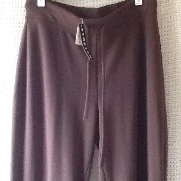 Brown stretch pants,new with tag