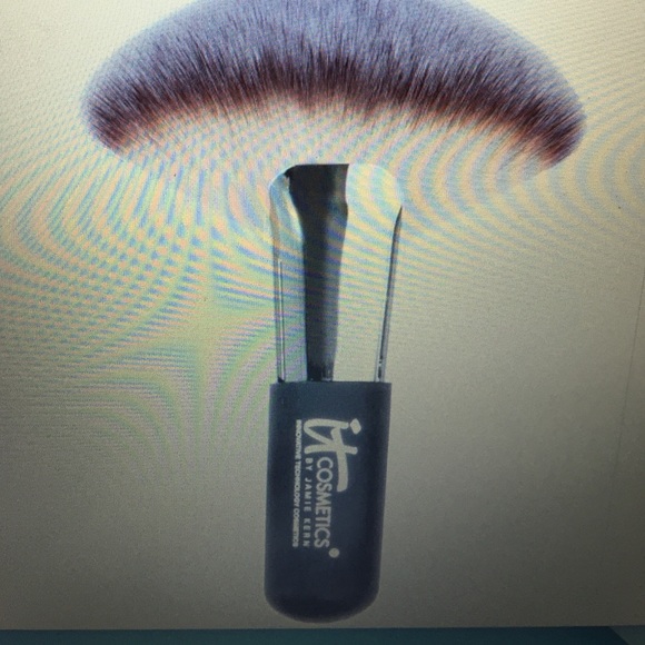 Heavenly Luxe Mega Fan #9 Brush