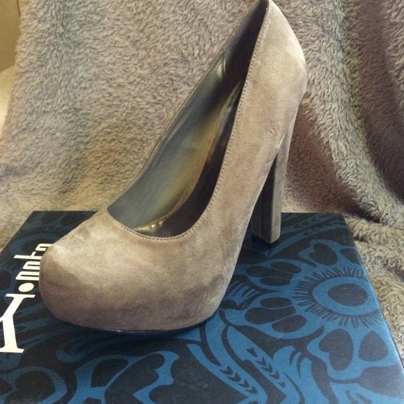 ON HOLD***Suede pumps size 8.5