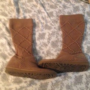 🔥Final price drop🔥Chestnut knitted uggs Sz 9