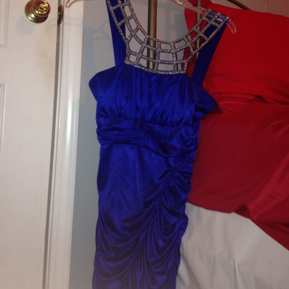 Dress - Picture 2 of 2