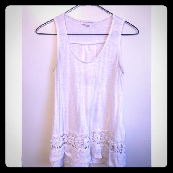 Painted threads lace trim tank