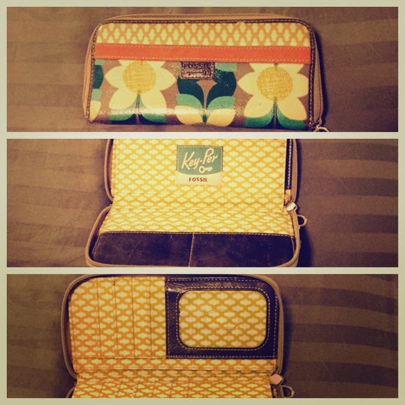 Reduced!!! Fossil Keyper Wallet