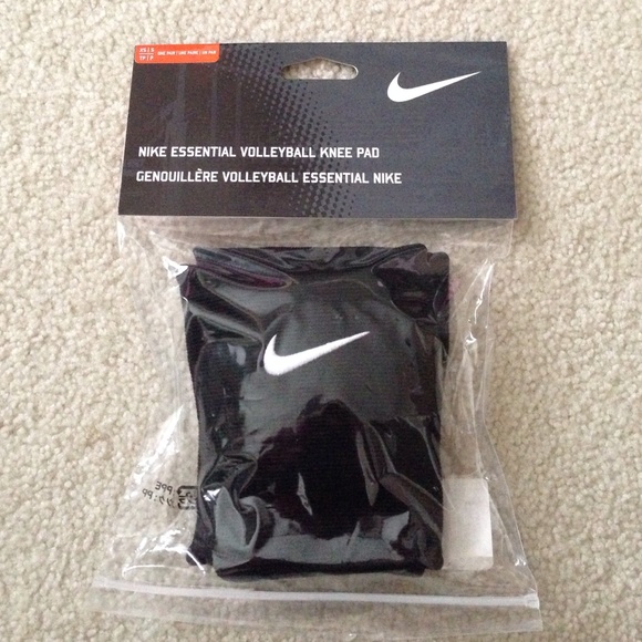 nike essential knee pads