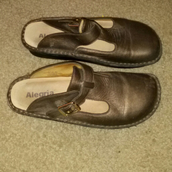 Alegria Clogs size 40 fits like 39