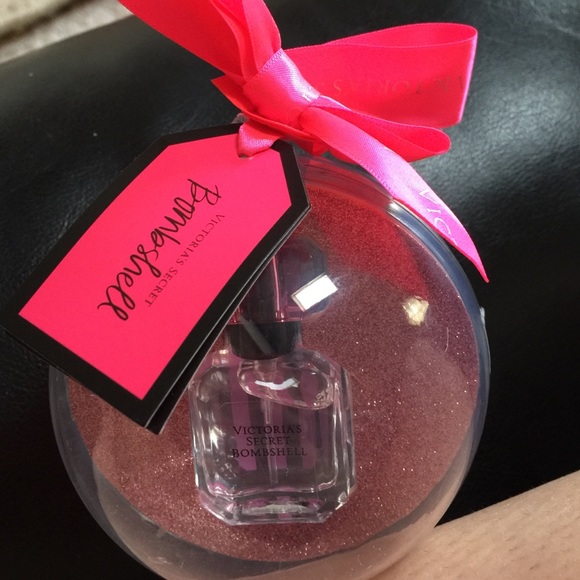 Victoria secret bombshell perfume