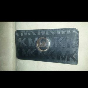 Michael Kors black double zip wallet