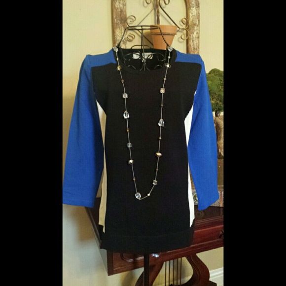 Adorable block 3/4 sleeves top!!! Gorgeous