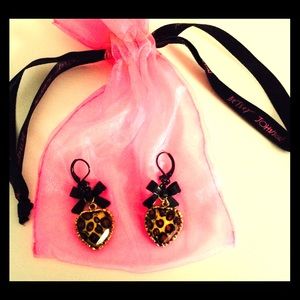Betsey Johnson drop earrings