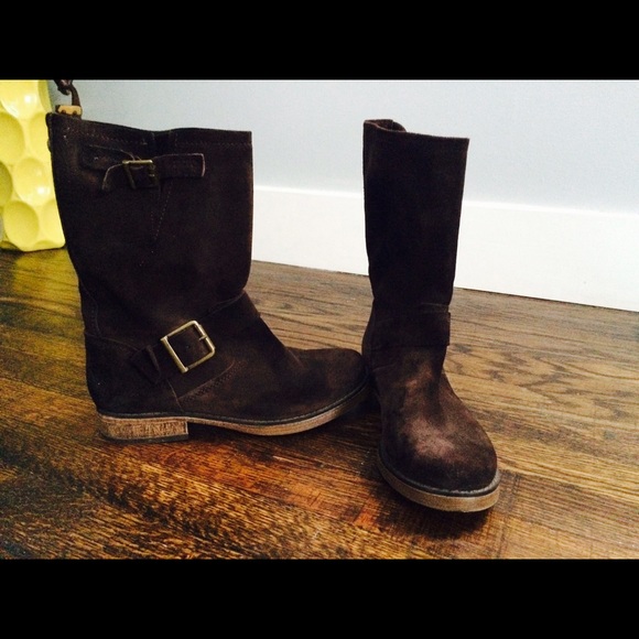 American eagle outfitters brown suede boots