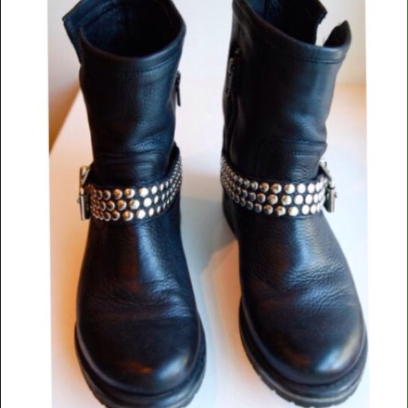 Steve Madden boots