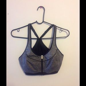 NWOT VS Incredible Front-Close Sport bra