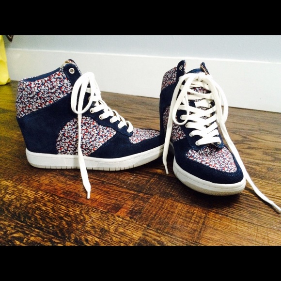 Steve Madden floral wedge sneakers