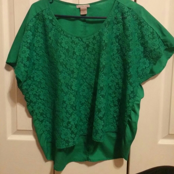 Lace front green top