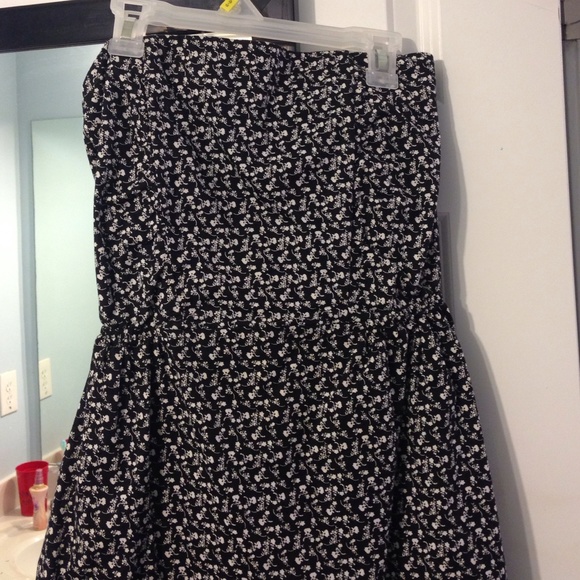 Black & white flower dress - Picture 1 of 4