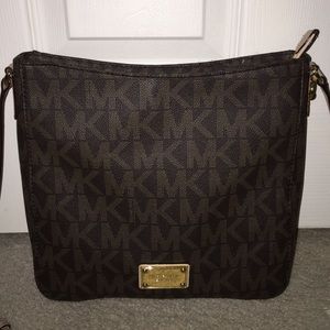 Michael Kors Jet Set Travel Large Messenger Bag