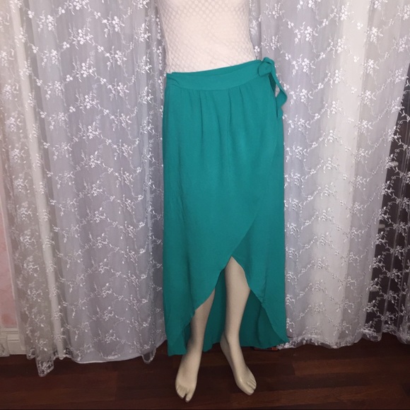 Honey punch skirt size small