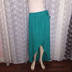 Honey punch skirt size small