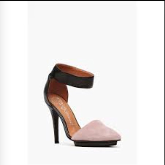 Jeffrey Campbell Shoes - 🎉HOST PICK🎉 Jeffrey Campbell Solitaire Pumps