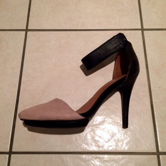 🎉HOST PICK🎉 Jeffrey Campbell Solitaire Pumps - Picture 2 of 4