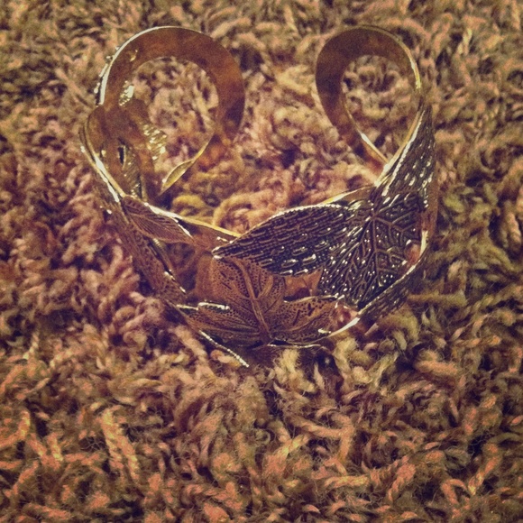 Gold bracelet - Picture 1 of 2