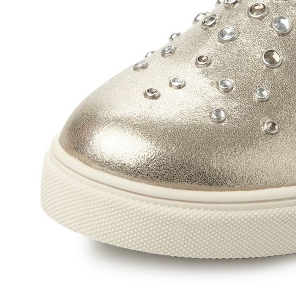 •Steve Madden Slip-On Sneakers• - Picture 2 of 4