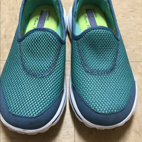 Skechers Memory Form Fit Go Walks
