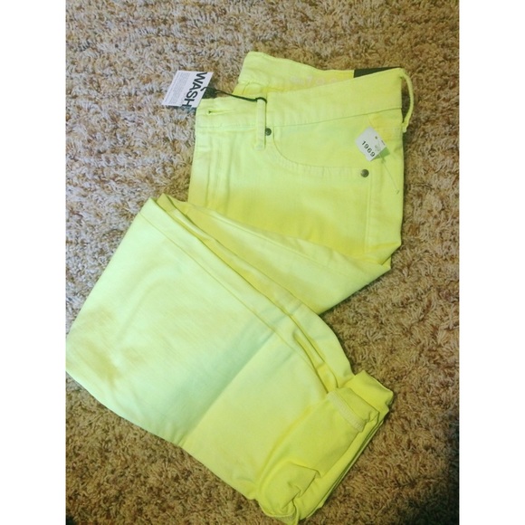 **on hold** NWT Gap neon yellow legging jeans