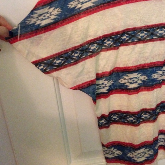 Red white and blue Aztec print loose top - Picture 2 of 3