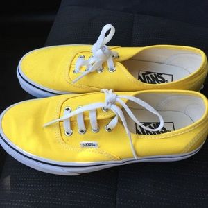 ↘️S 🅰 L E ↙ ️Bumble Bee Yellow Vans..