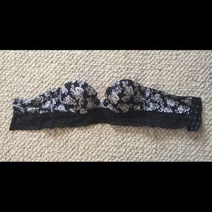 Strapless black and white floral bra