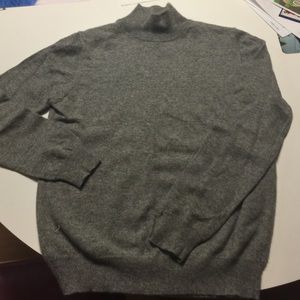 Bloomingdales cashmere turtleneck sweater