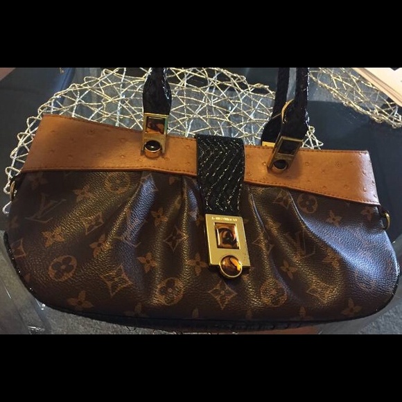NOT AUTHENTIC LOUIS VUITTON HANDBAG
