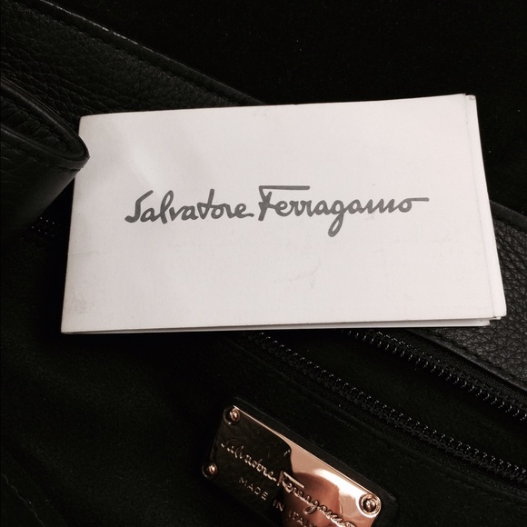 Salvatore Ferragamo tote bag in great condition. - Picture 3 of 4
