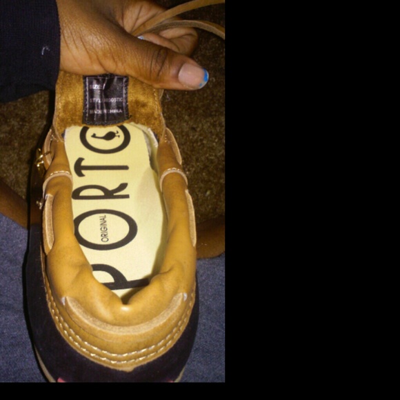 SOLD!!!!!! CUTE RAIN SHOES - Picture 3 of 4