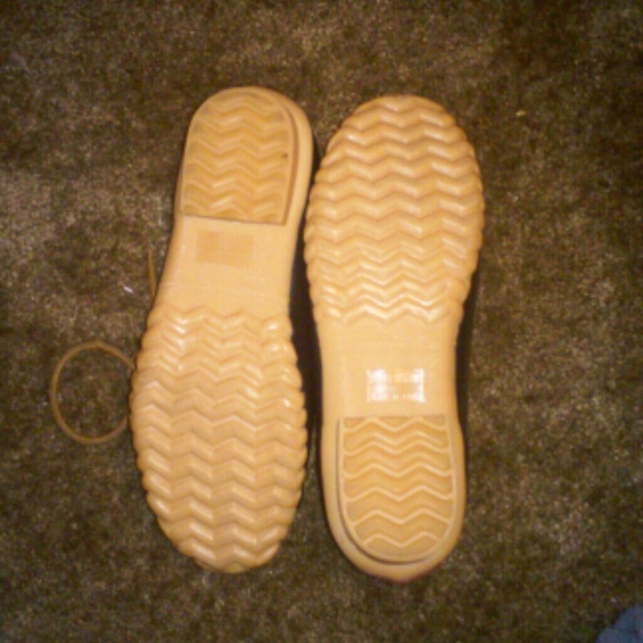 SOLD!!!!!! CUTE RAIN SHOES - Picture 4 of 4